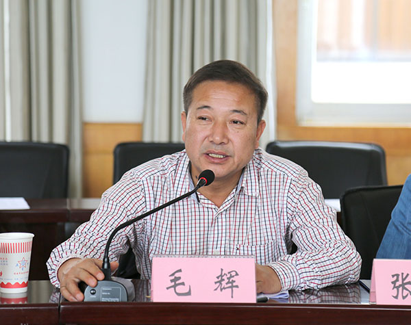副校长毛辉参加会泽县精准扶贫工作会 曲靖师范学院