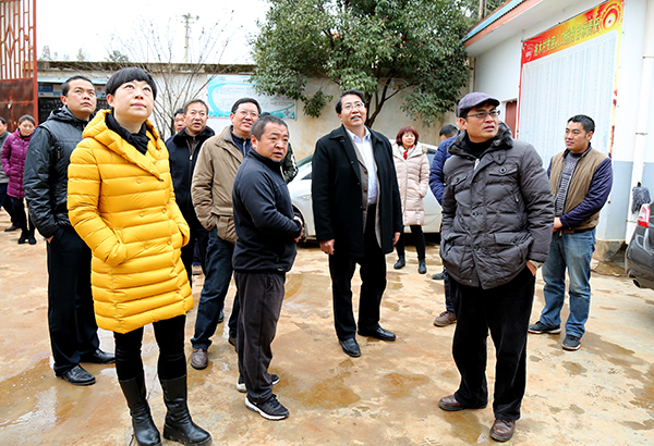 情到深处自然浓学校到会泽县者海镇回访脱贫攻坚工作