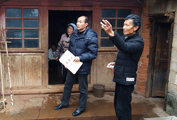 情到深处自然浓学校到会泽县者海镇回访脱贫攻坚工作