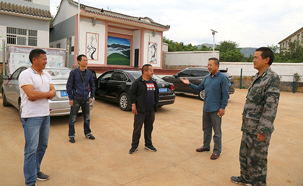 毛辉调研会泽县者海镇脱贫攻坚巩固提升工作